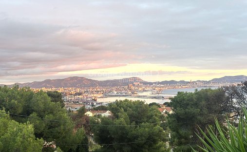 Villa in 16e Arrondissement, Marseille, France 1