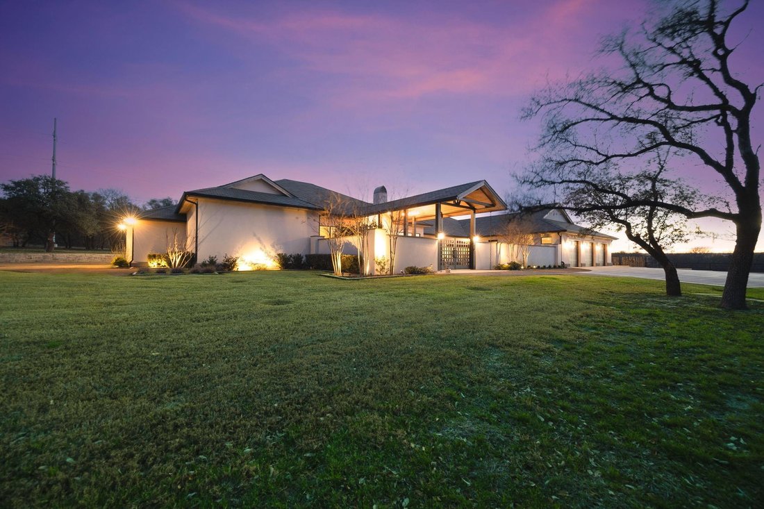 Farm Ranch in White Settlement, Texas, United States 2 - 17526998