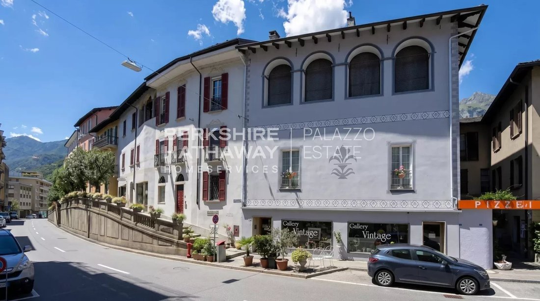 Prestigious Historic Residence In The Center Of Brissago