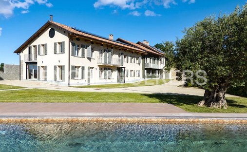 Landhaus in Canelli, Piemont, Italien 1