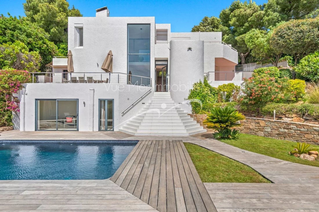 Villa in Le Lavandou, Provence-Alpes-Côte d'Azur, France 2 - 18070252