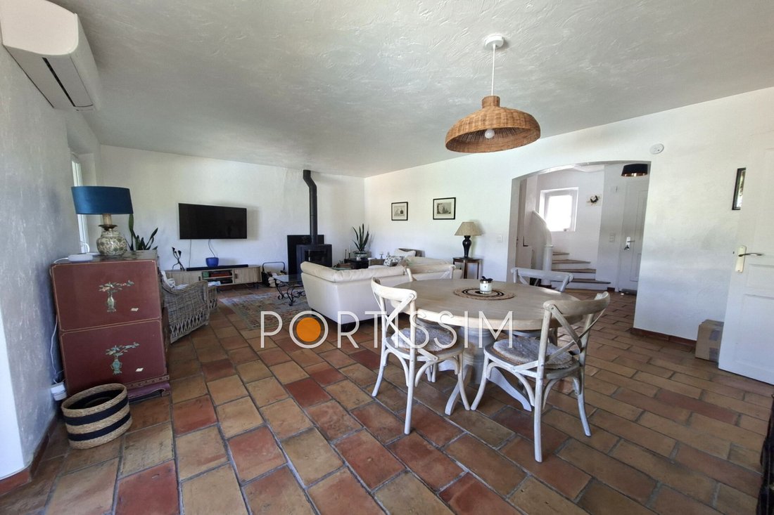 Villa in Saint-Paul-de-Vence, Provence-Alpes-Côte d'Azur, France 3 - 18070072