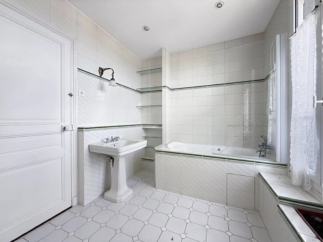 House in Plateau Nord, Suresnes, France 5 - 18070713