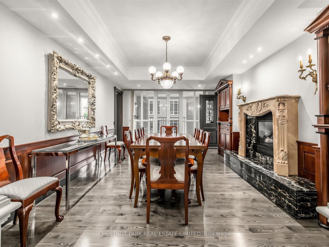 Apartment in Toronto, Ontario, Canada 4 - 18070639