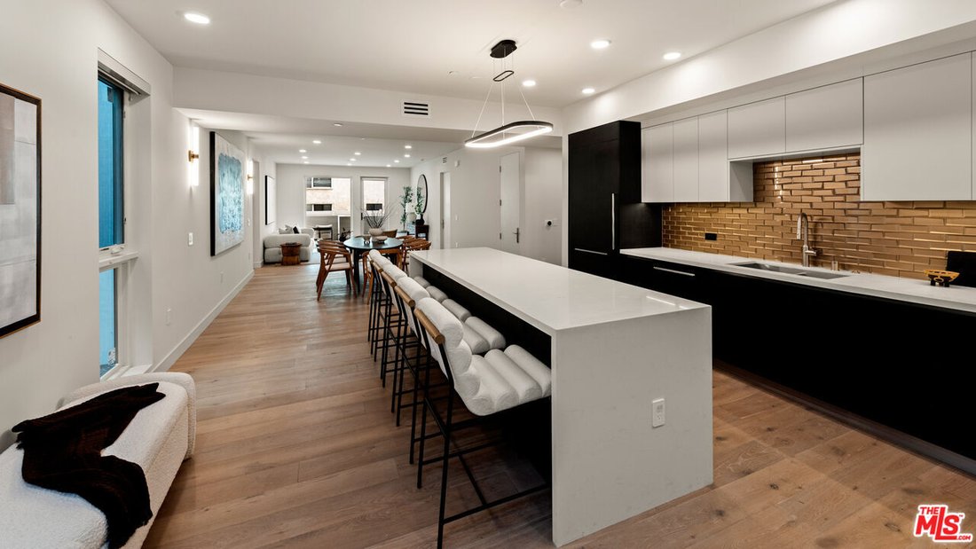 Condo in Los Angeles, California, United States 4 - 18070561