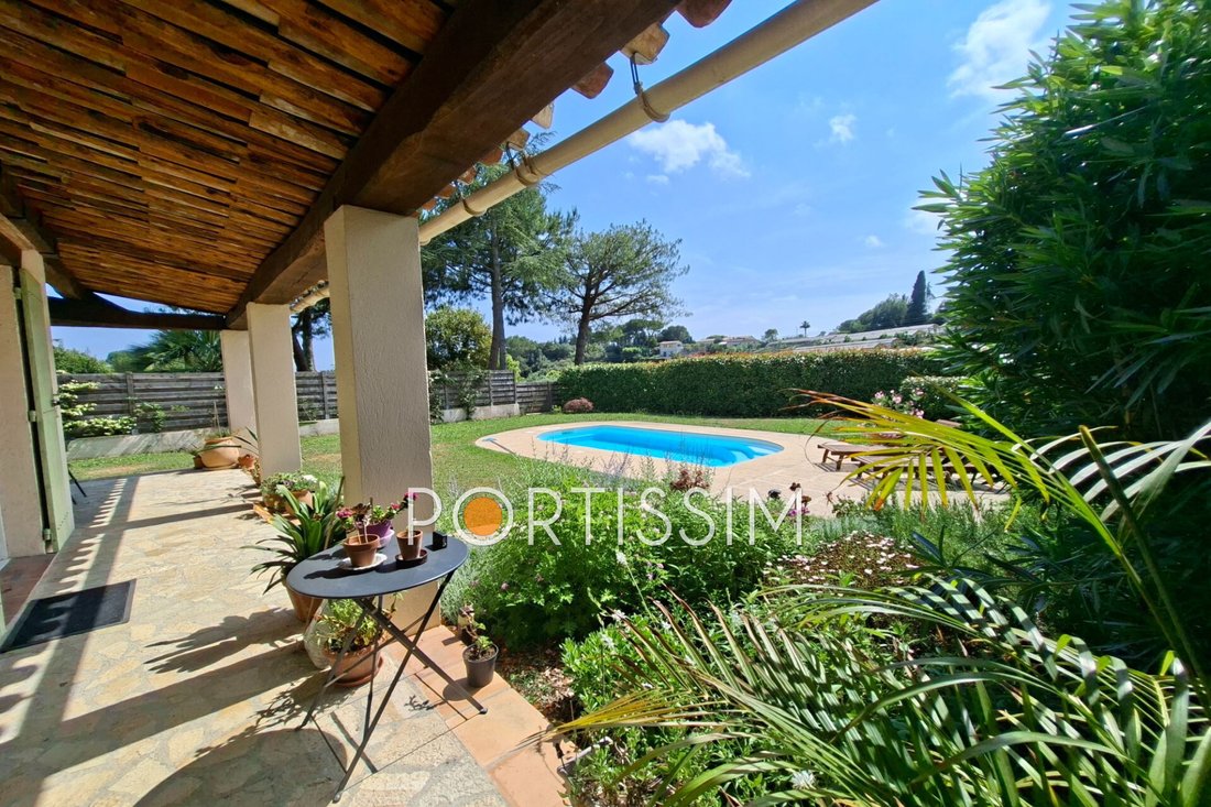 Villa in Saint-Paul-de-Vence, Provence-Alpes-Côte d'Azur, France 4 - 18070072