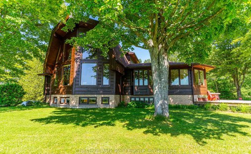 House in Berkeley, Ontario, Canada 1
