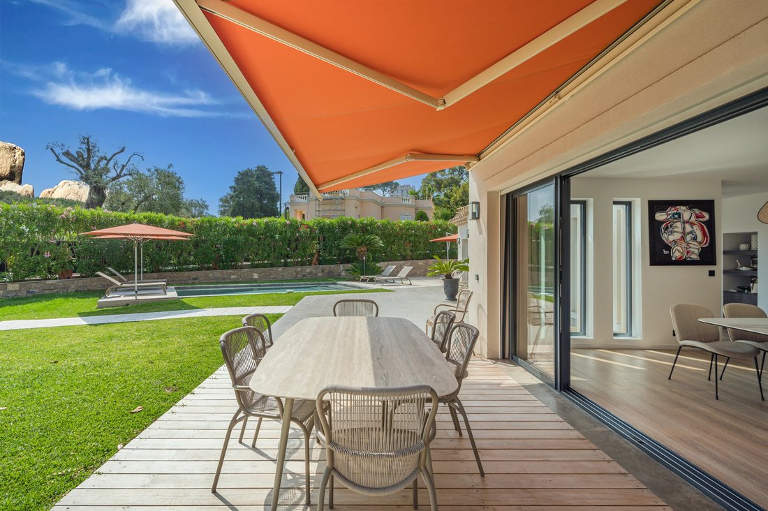 Villa in French Riviera, Provence-Alpes-Côte d'Azur, France 4 - 18070255