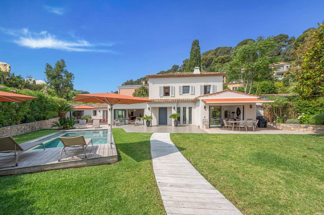 Villa in French Riviera, Provence-Alpes-Côte d'Azur, France 1 - 18070255