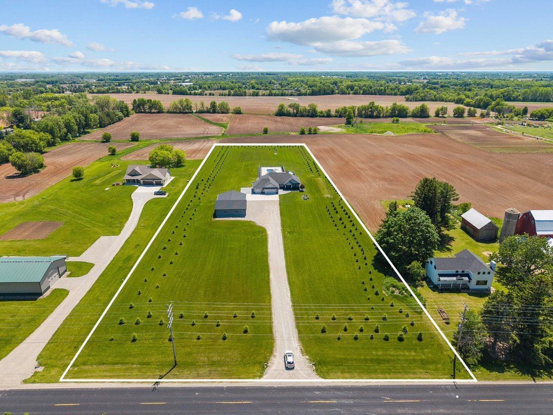 Neenah, Wisconsin, United States 3 - 18078169
