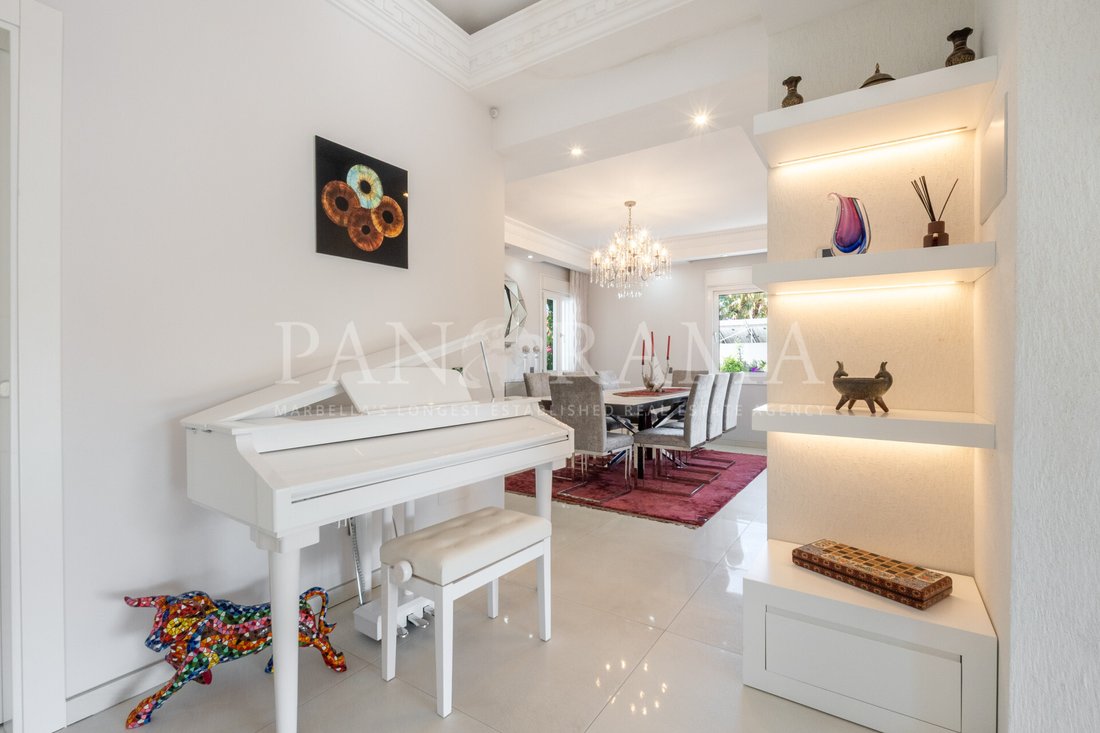 Villa in Benahavis, Andalusia, Spain 5 - 15351025
