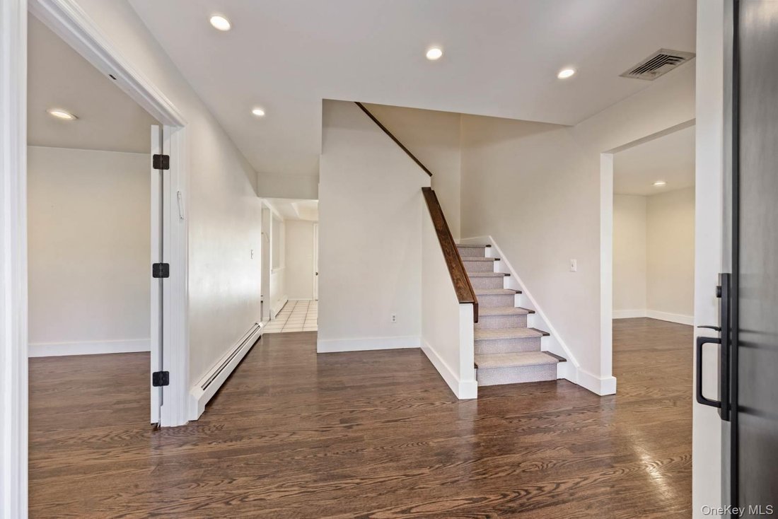 House in Spring Valley, New York, United States 5 - 18076095