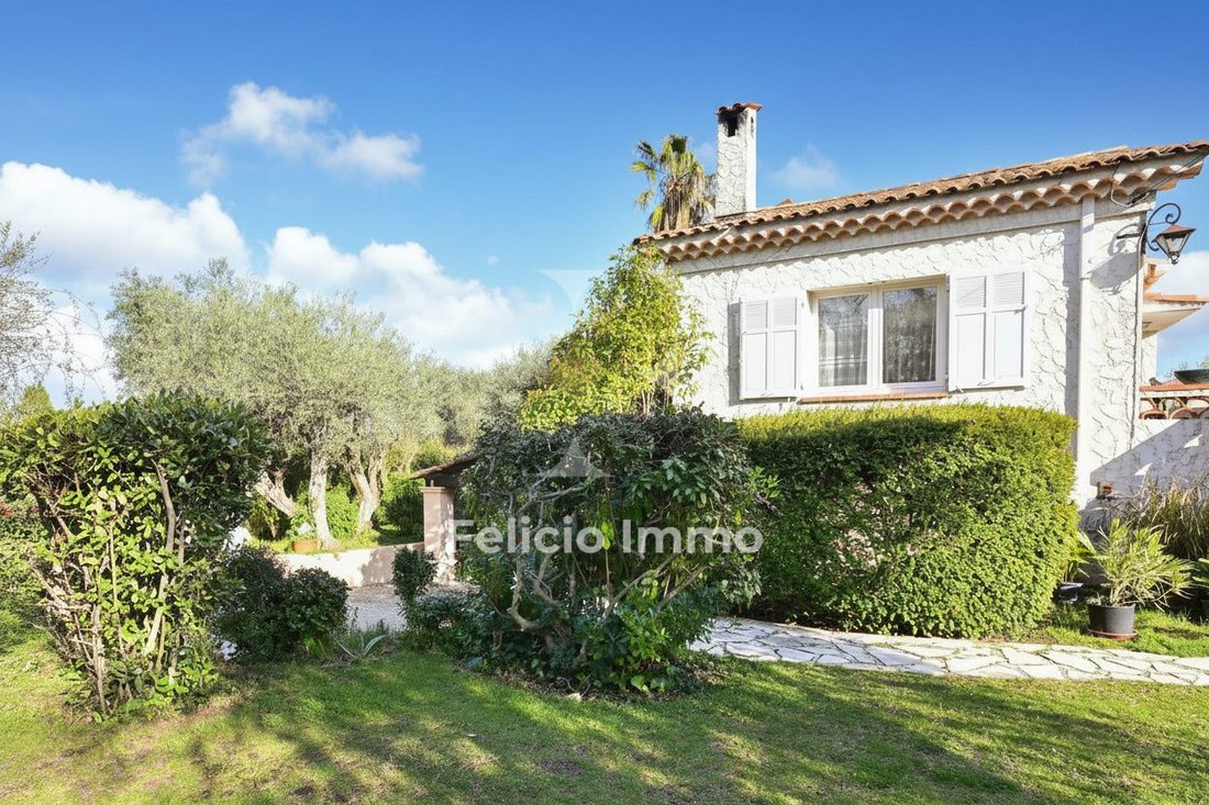Villa in Le Rouret, Provence-Alpes-Côte d'Azur, France 2 - 18078060