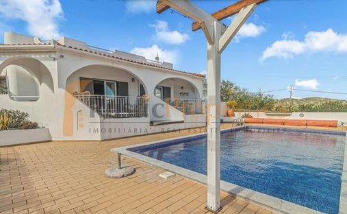 Villa en Santa Bárbara de Nexe, Algarve, Portugal 1