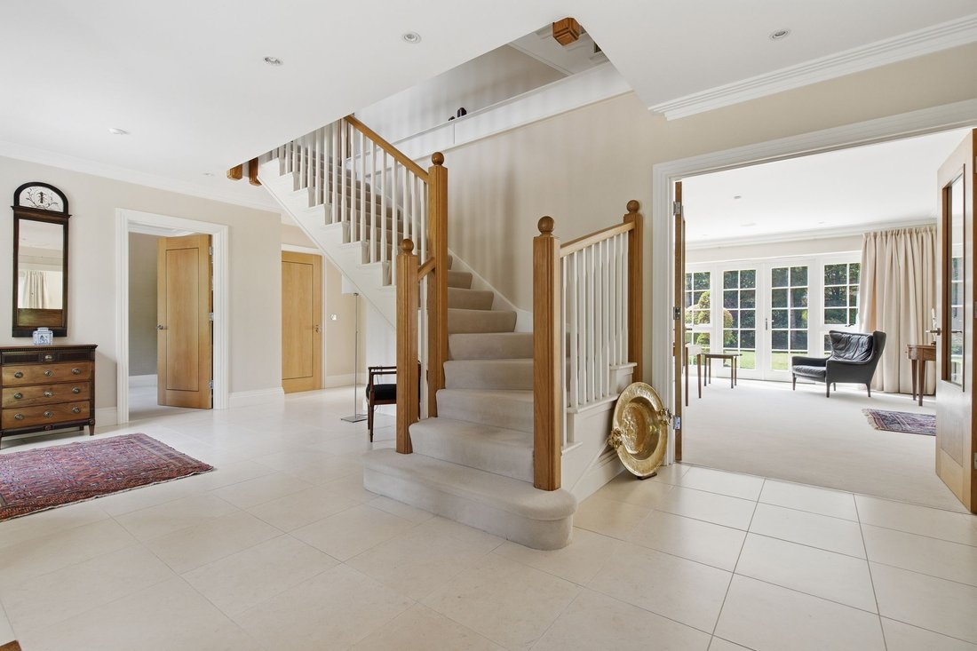 House in Sunninghill, England 2 - 18074485
