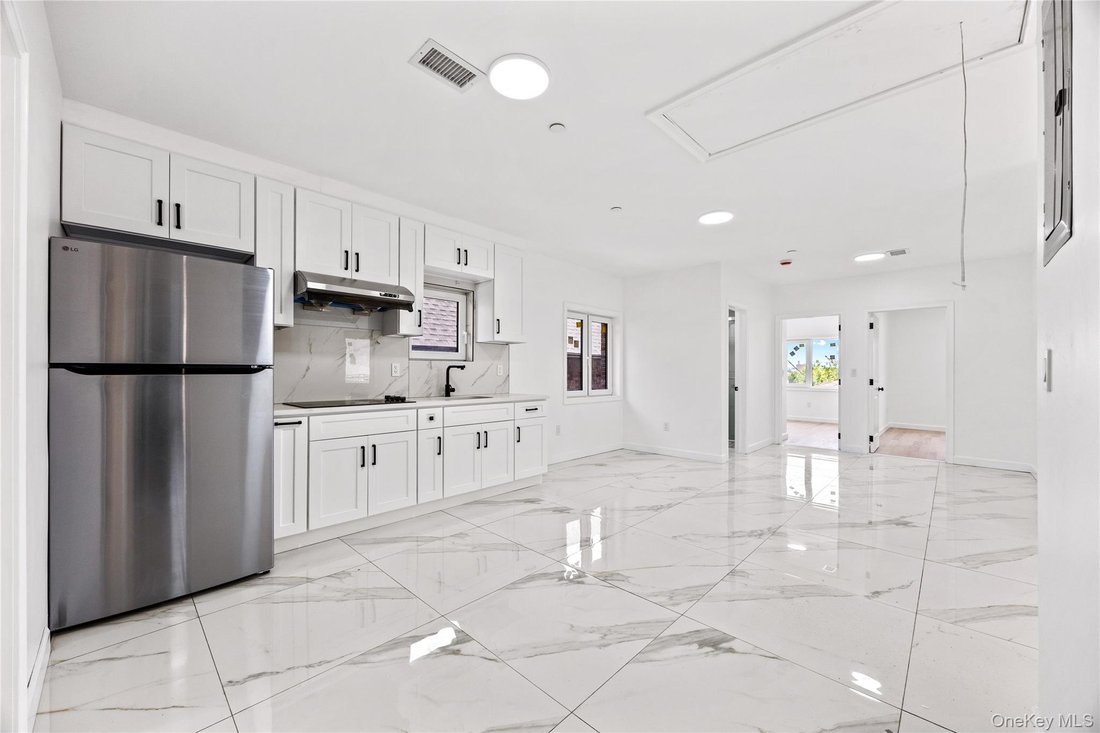 House in New York, New York, United States 4 - 17668055