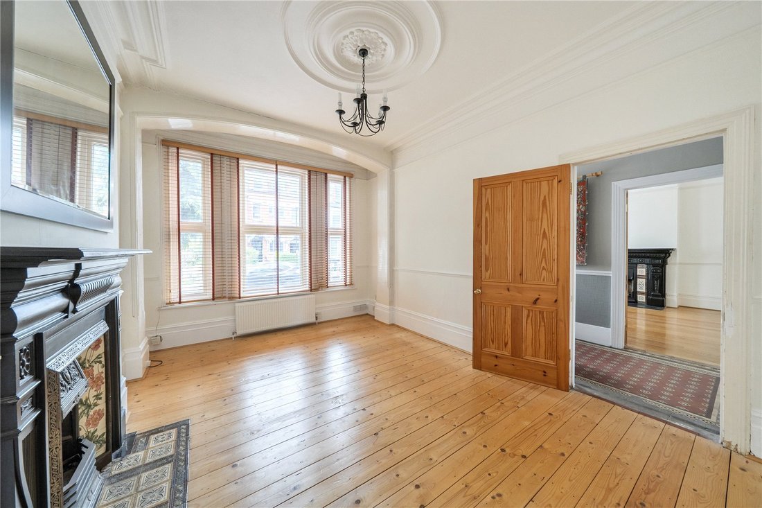 House in Colney Hatch, Barnet, England 4 - 16748699