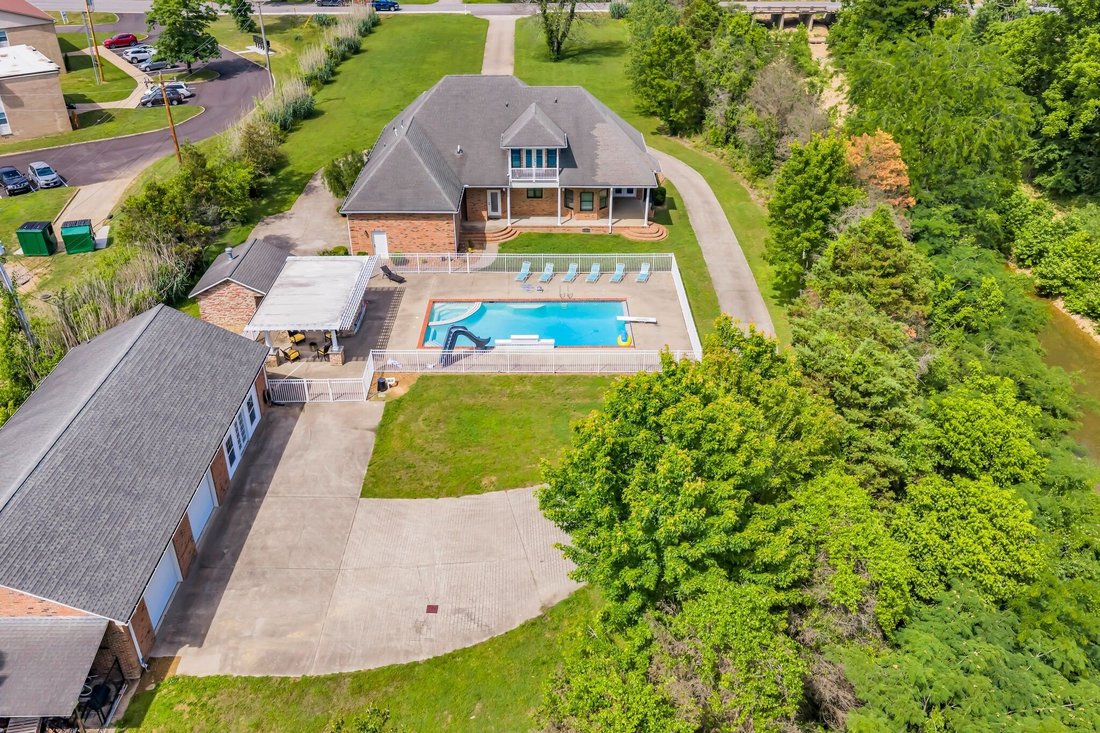 House in Waverly, Tennessee, United States 2 - 18076205