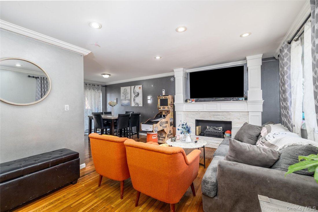 House in New York, New York, United States 2 - 18074632