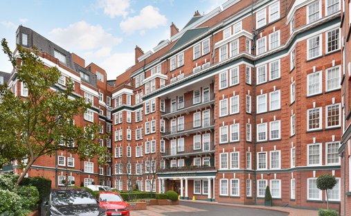 Apartment in St John's Wood, Westminster, England 1