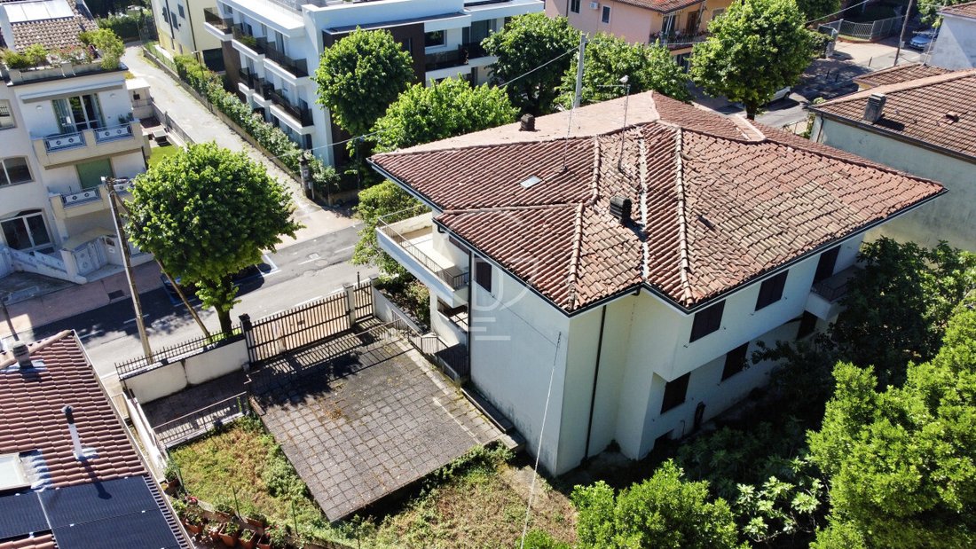 Estate in Historic Center, Desenzano del Garda, Lombardy 5 - 18077192