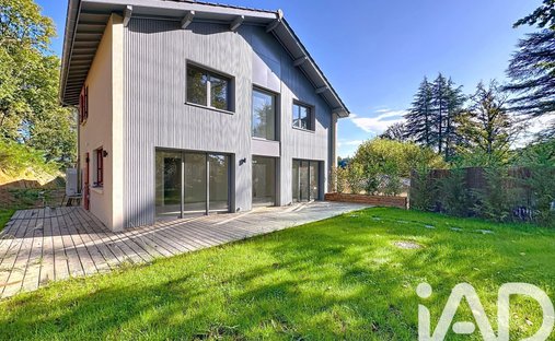 House in Charbonnieres-les-Bains, Auvergne-Rhône-Alpes, France 1