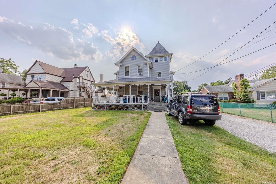 House in Amityville, New York, United States 1 - 16980019