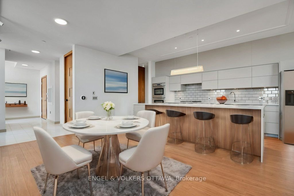 Condo in Ottawa, Ontario, Canada 4 - 18076658