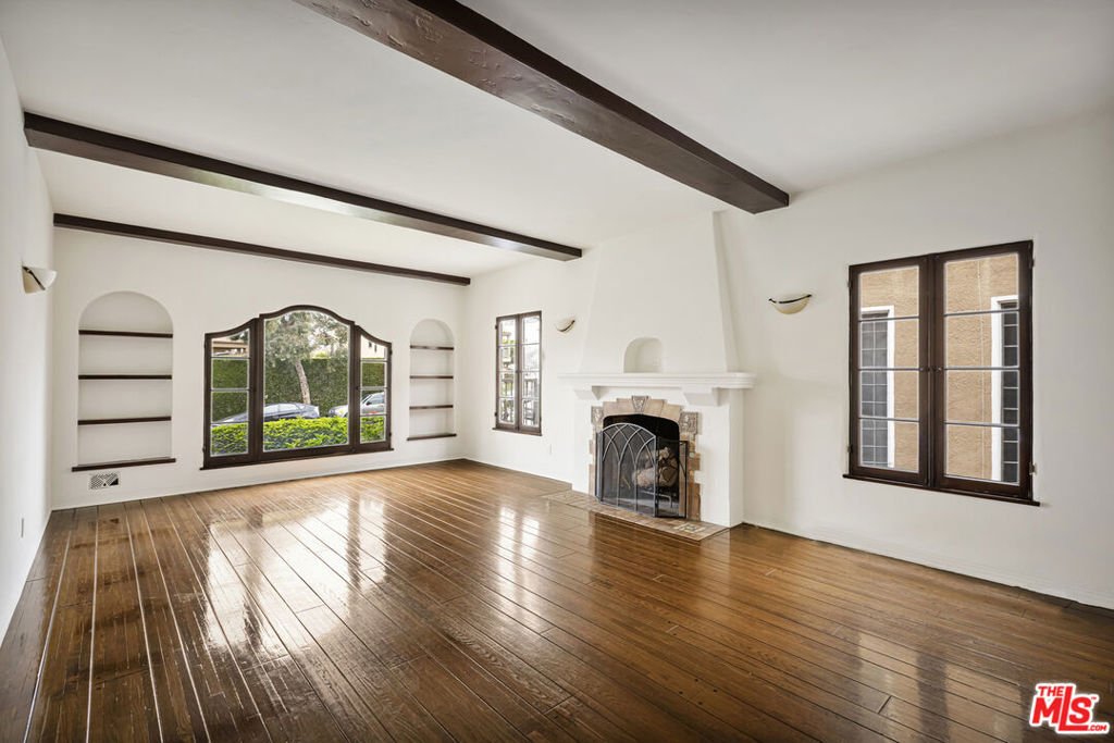 Los Angeles, California, United States 1 - 18074833