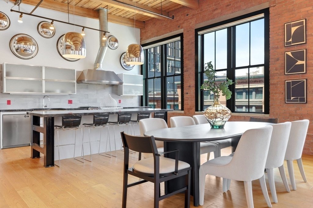 Condo in Boston, Massachusetts, United States 1 - 18072761