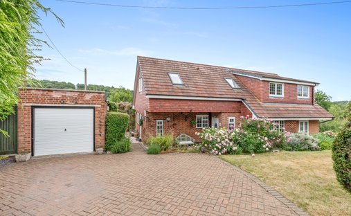 House in Wooburn Green, England 1