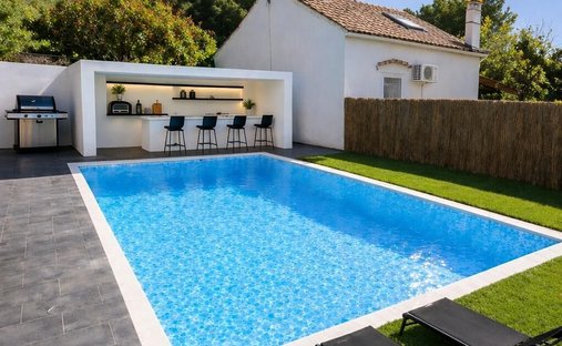 House in Golf-Embus-Enco de Botte-Bellons, Allauch, France 1