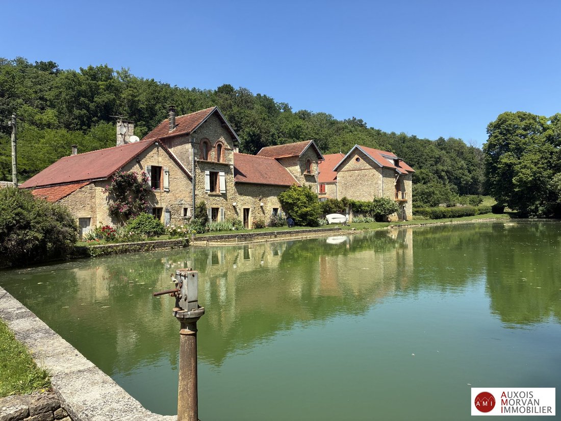Farm Ranch in Bussy-le-Grand, Bourgogne – Franche-Comté, France 3 - 18078047