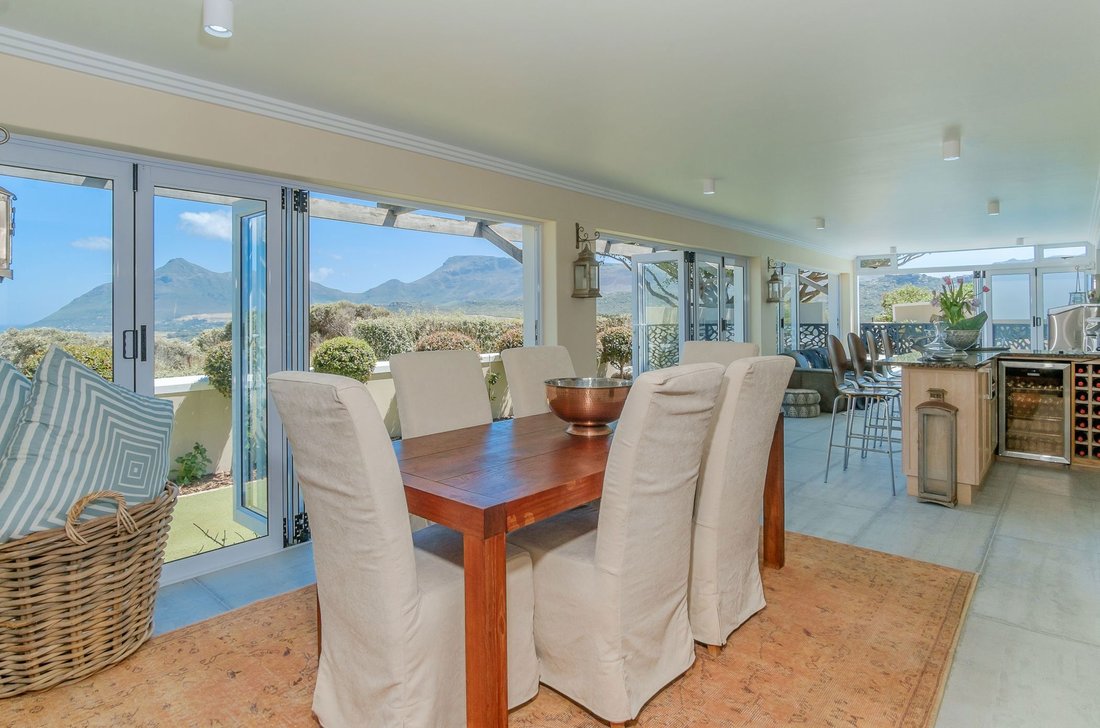 House in Fish Hoek, South Peninsula, Cape Town 3 - 18074515