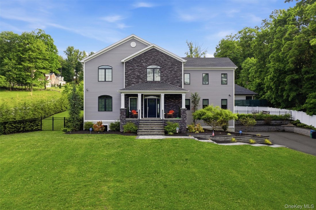 House in Montebello, New York, United States 1 - 18076135