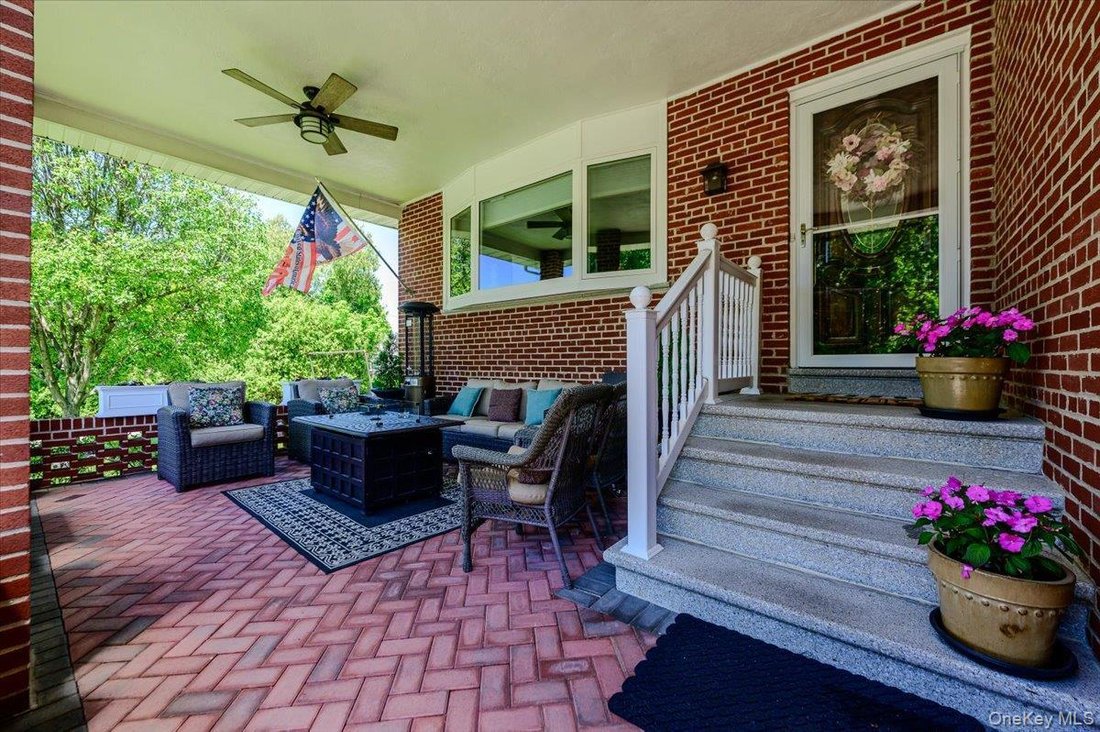 House in Thornwood, New York, United States 4 - 18074655