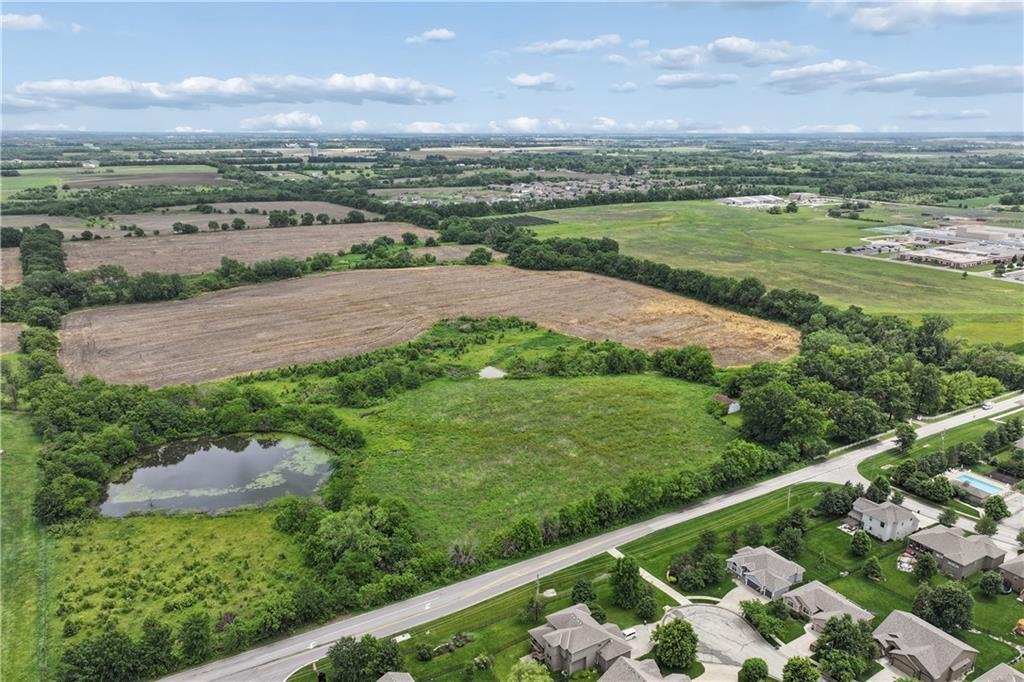 Farm Ranch in Spring Hill, Kansas, United States 3 - 18076067