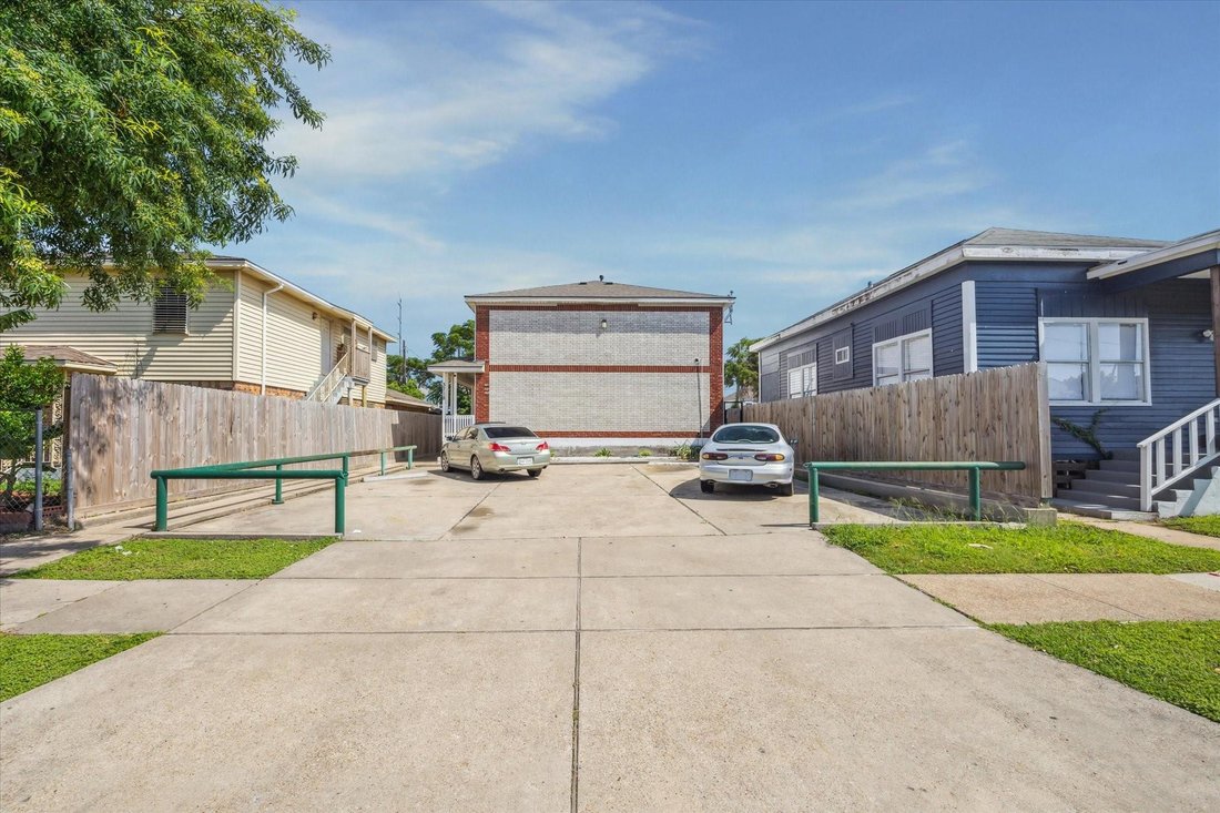 Galveston, Texas, United States 3 - 18075802