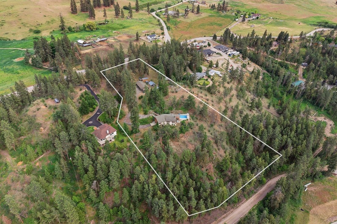 House in Lake Country, British Columbia, Canada 2 - 18076569