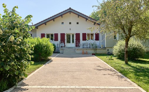 Villa in Arrondissement di Dole, Borgogna-Franca Contea, Francia 1