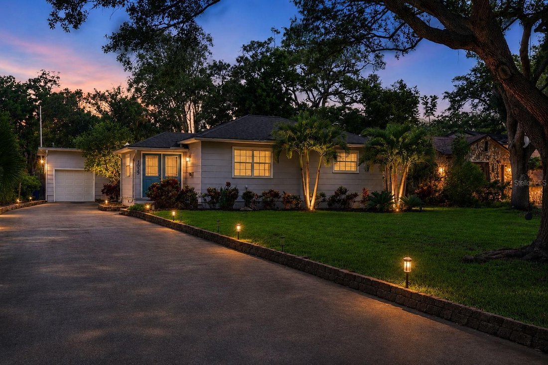 House in St. Petersburg, Florida, United States 1 - 18072059