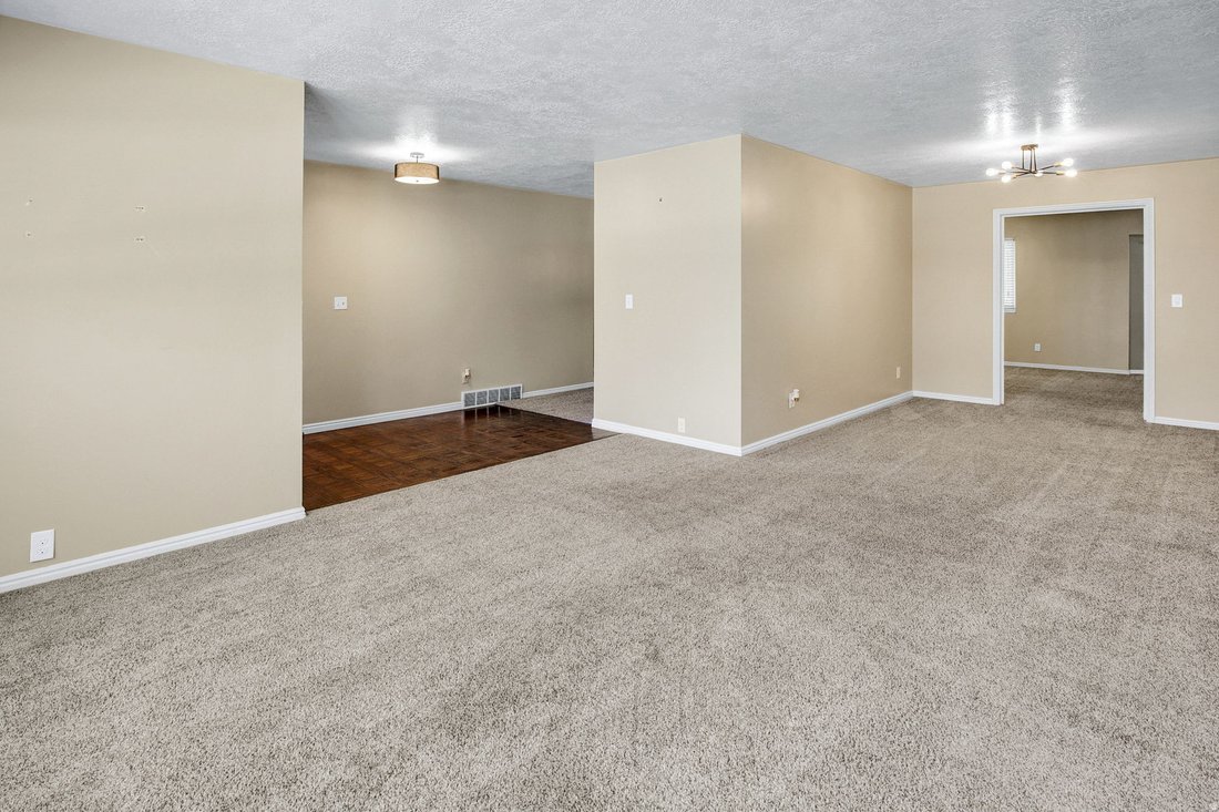 House in Layton, Utah, United States 5 - 18076422