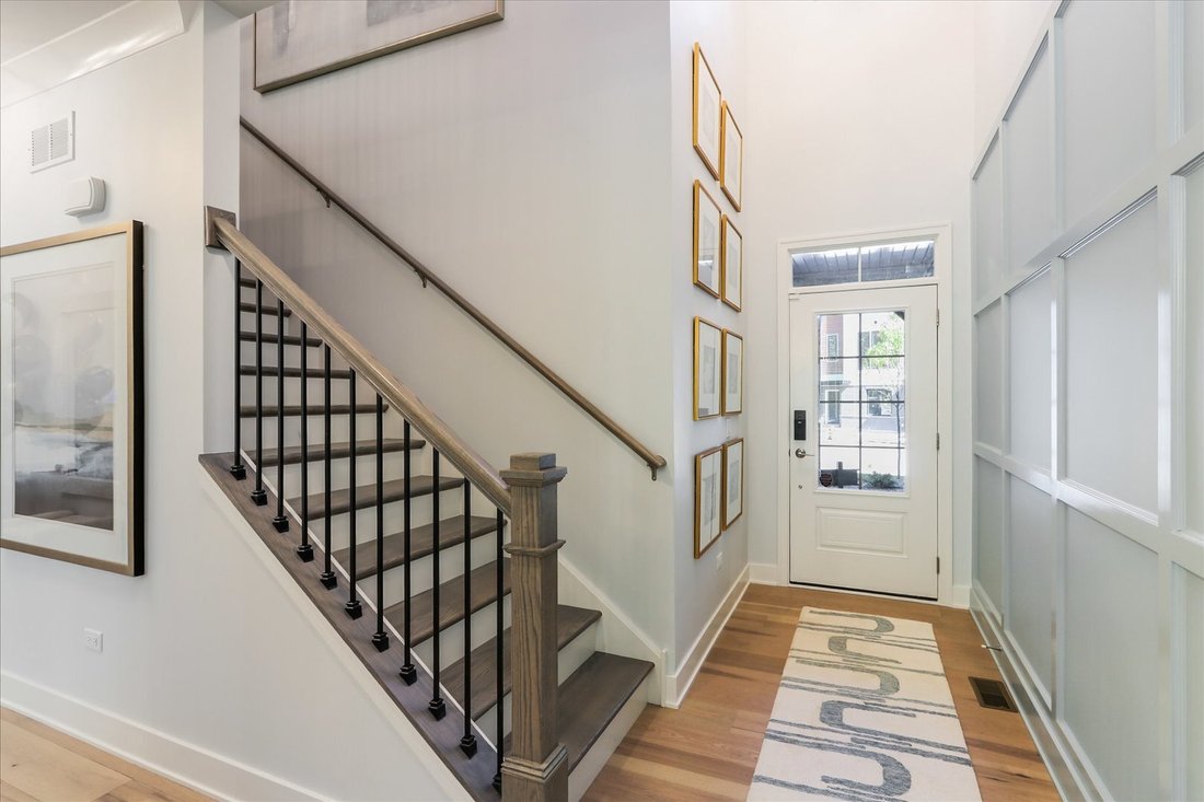 Townhouse in Naperville, Illinois, United States 2 - 18079120