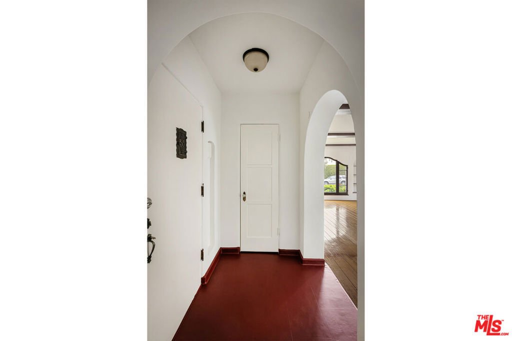 Los Angeles, California, United States 4 - 18074833