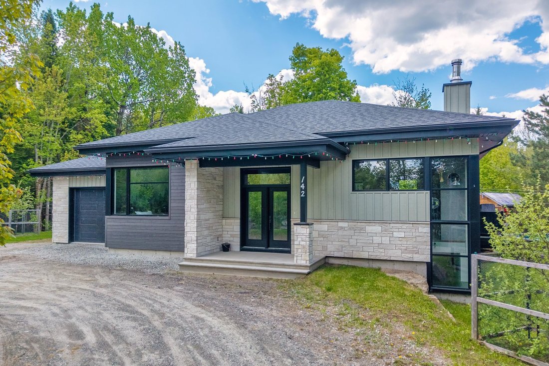 House in Saint-Faustin-Lac-Carré, Quebec, Canada 1 - 17560817