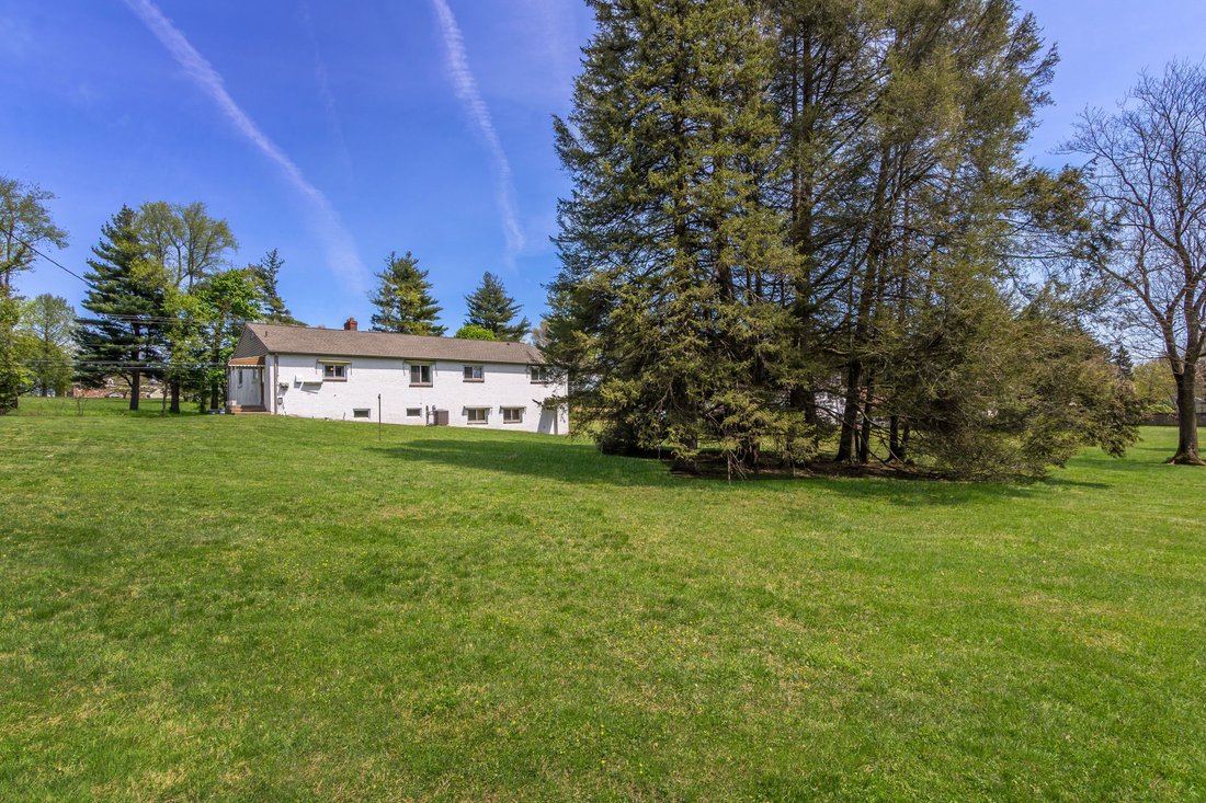 House in Ivyland, Pennsylvania, United States 3 - 18074245