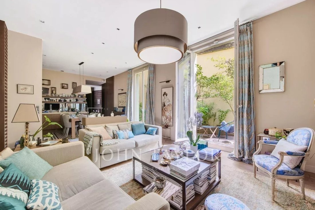 Apartment in Porte Dauphine, Paris 16e Arrondissement, Paris 2 - 18073277