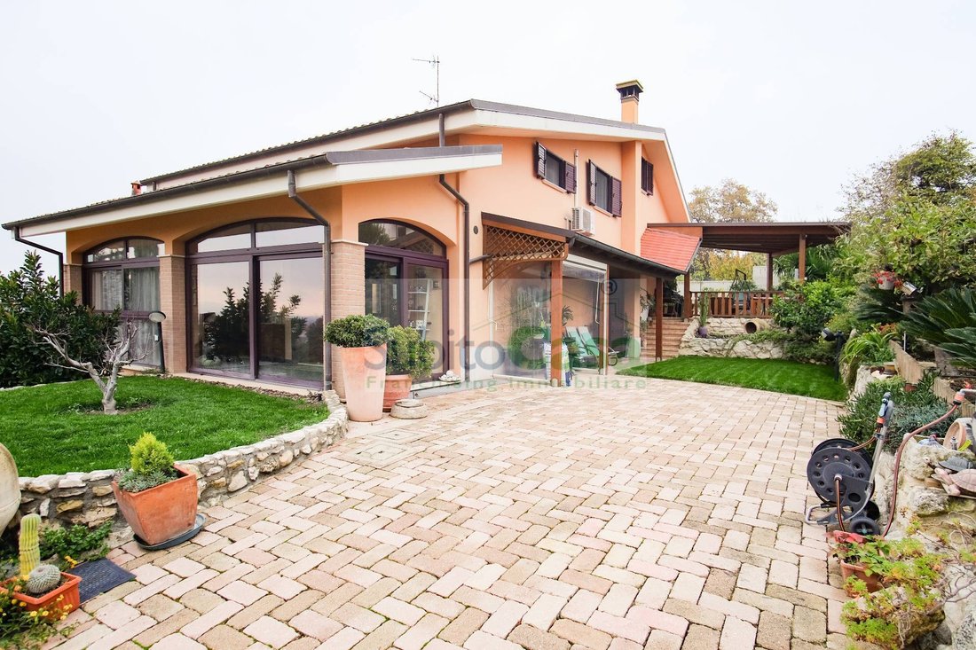 Villa in Chieti Scalo, Chieti, Abruzzo 1 - 16961231