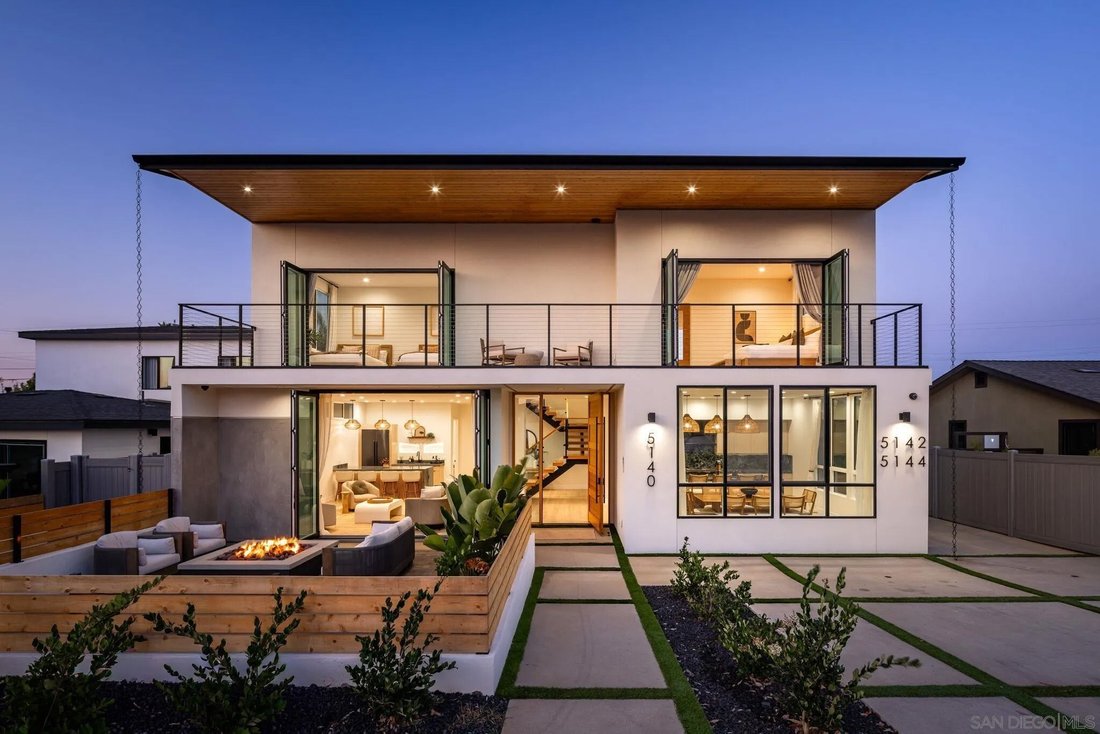 Carlsbad, California, United States 1 - 18075228