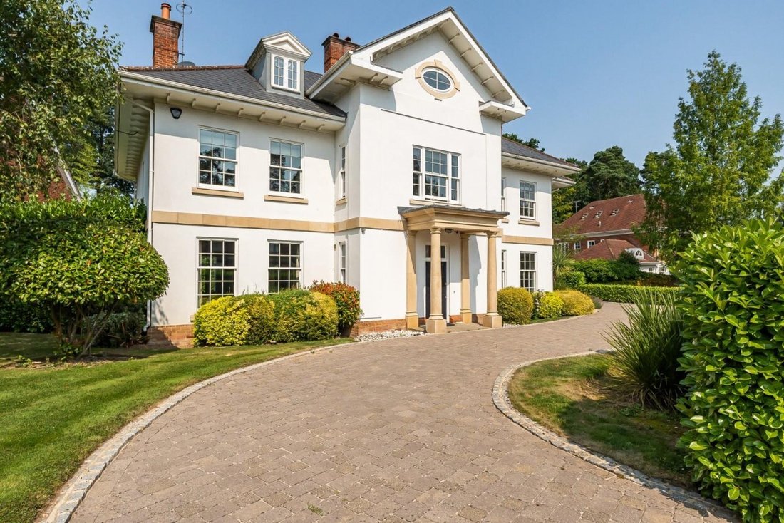 House in Ascot, England 1 - 18074445